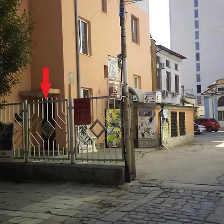 Super Center With Parking Guest house