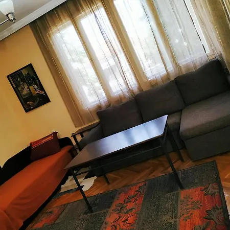 Super Center With Parking Guest house